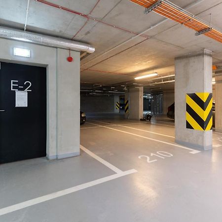 Loft Apartment With Parking In Warsaw By Noclegi Renters Экстерьер фото